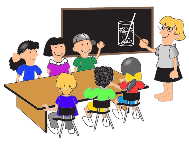 рисунок учеников и учителя в классе